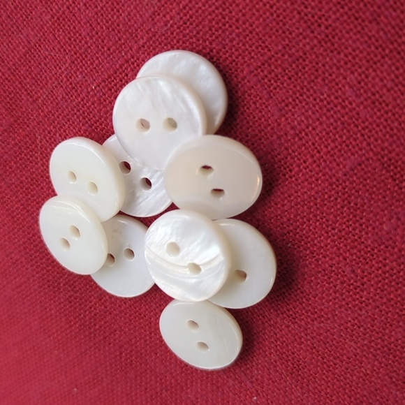 White Mother of Pearl Buttons, 11 mm Diameter - Picture 3 of 7